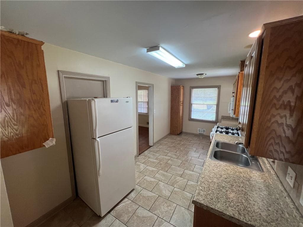 3 bedroom, 2 bathroom, 1,193 sq ft single family residence for sale at 115 Charles Avenue, Marietta, GA 30067 — photo 10