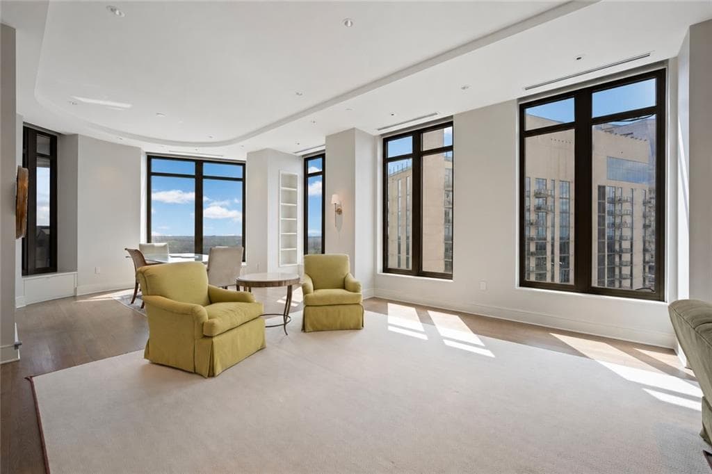 3 bedroom, 4 bathroom, 3,541 sq ft condominium for sale at 3376 Peachtree Road 44B, Atlanta, GA 30326 — photo 5