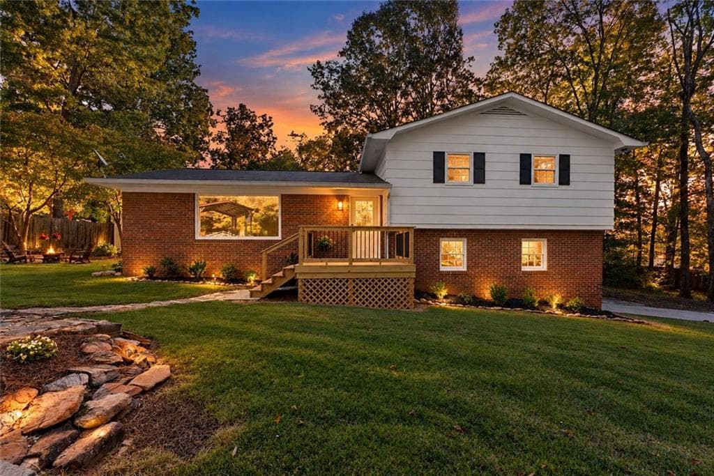 3 bedroom, 3 bathroom, 1,700 sq ft single family residence for sale at 388 Sanders Street, Clarkesville, GA 30523 — photo 3