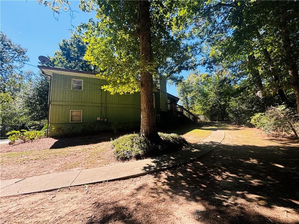4 bedroom, 4 bathroom single family residence for sale at 4715 Barnes Court, Loganville, GA 30052 — photo 3