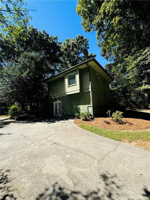 4 bedroom, 4 bathroom single family residence for sale at 4715 Barnes Court, Loganville, GA 30052 — photo 9