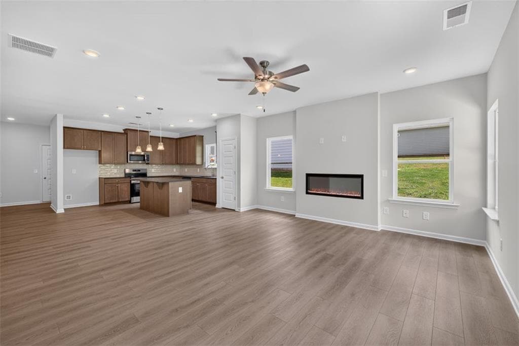 3 bedroom, 2 bathroom, 1,701 sq ft single family residence for sale at 118 Summerfield Place Drive, Carrollton, GA 30117 — photo 8