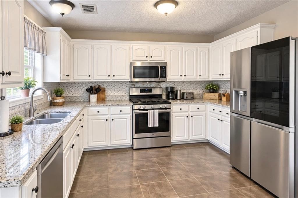 5 bedroom, 3 bathroom, 2,160 sq ft single family residence for sale at 443 Windsong ln Lane, Social Circle, GA 30025 — photo 5