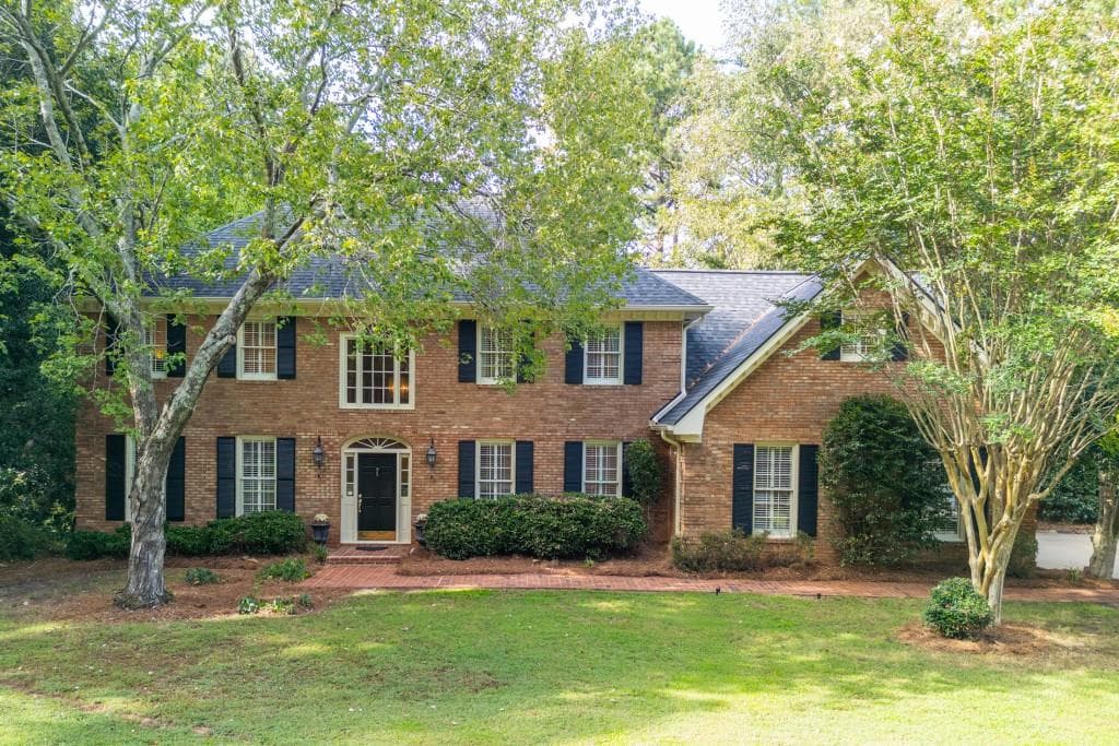 5 bedroom, 5 bathroom, 5,255 sq ft single family residence for sale at 2881 Vinings Way, Atlanta, GA 30339