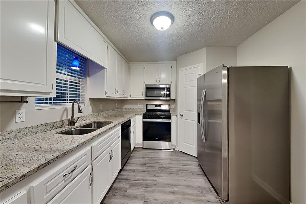 3 bedroom, 2 bathroom, 1,860 sq ft single family residence for rent at 518 Joel Court, Canton, GA 30114 for $2,395 a month — photo 4