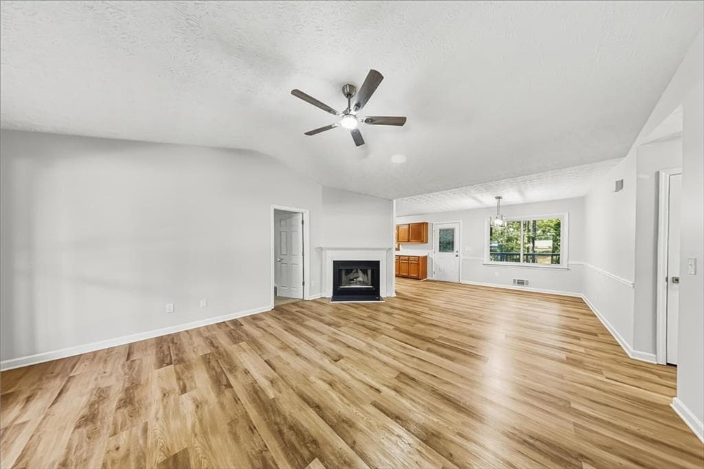 3 bedroom, 2 bathroom, 1,400 sq ft single family residence for sale at 170 W Forest Drive, Covington, GA 30016 — photo 3