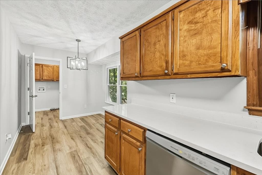 3 bedroom, 2 bathroom, 1,400 sq ft single family residence for sale at 170 W Forest Drive, Covington, GA 30016 — photo 8