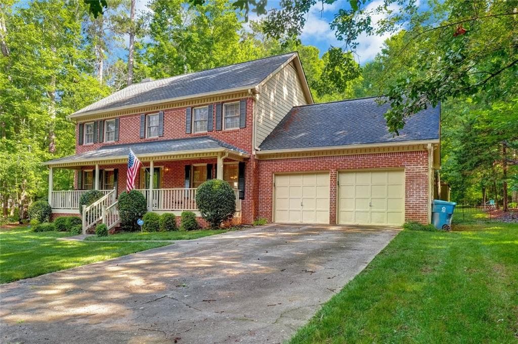 4 bedroom, 3 bathroom, 2,356 sq ft single family residence for rent at 295 Oakmere Road, Alpharetta, GA 30009 for $4,250 a month — photo 4