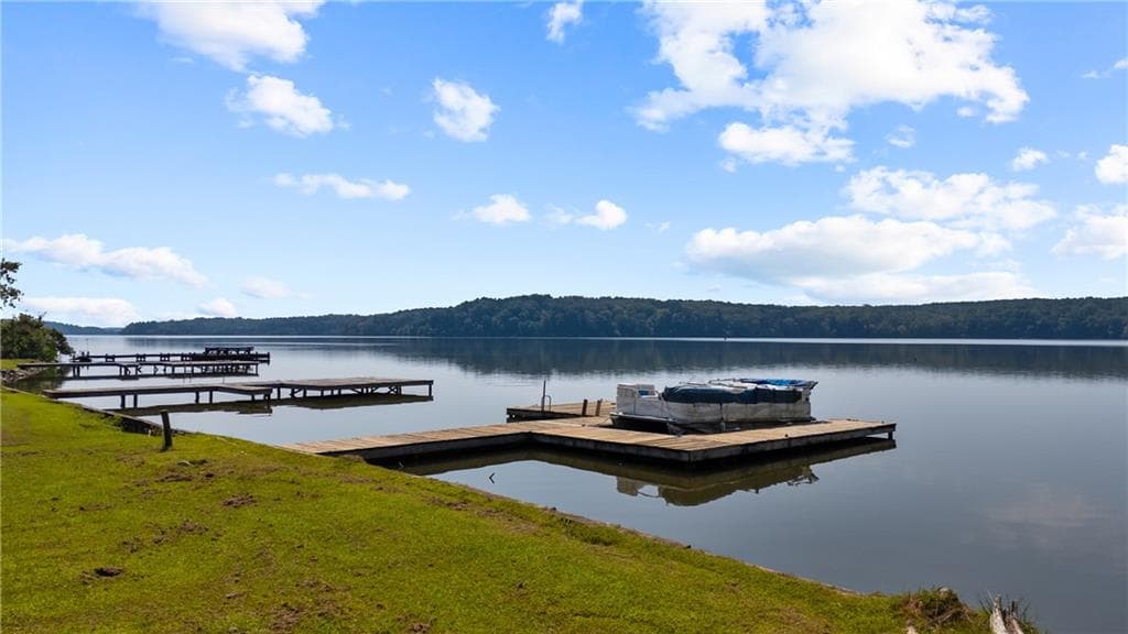 3 bedroom, 3 bathroom, 3,500 sq ft single family residence for sale at 1631 ARROWHEAD Road, Greensboro, GA 30642