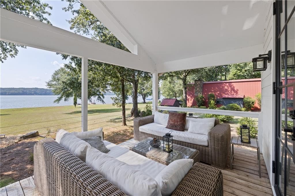 3 bedroom, 3 bathroom, 3,500 sq ft single family residence for sale at 1631 ARROWHEAD Road, Greensboro, GA 30642 — photo 5