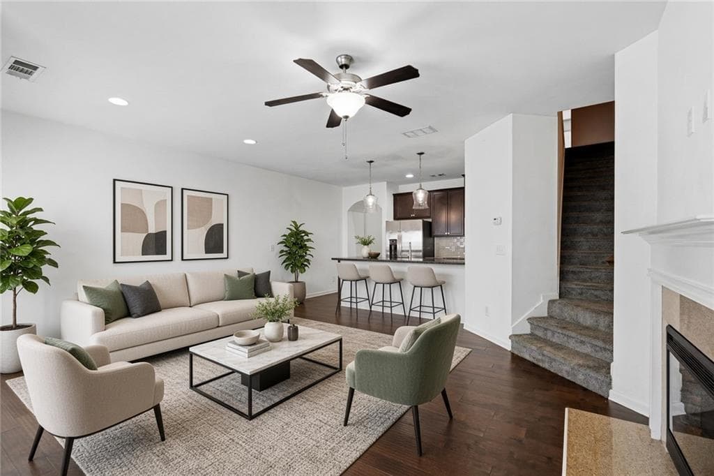 3 bedroom, 3 bathroom, 1,600 sq ft townhouse for sale at 4987 Longview Walk, Decatur, GA 30035