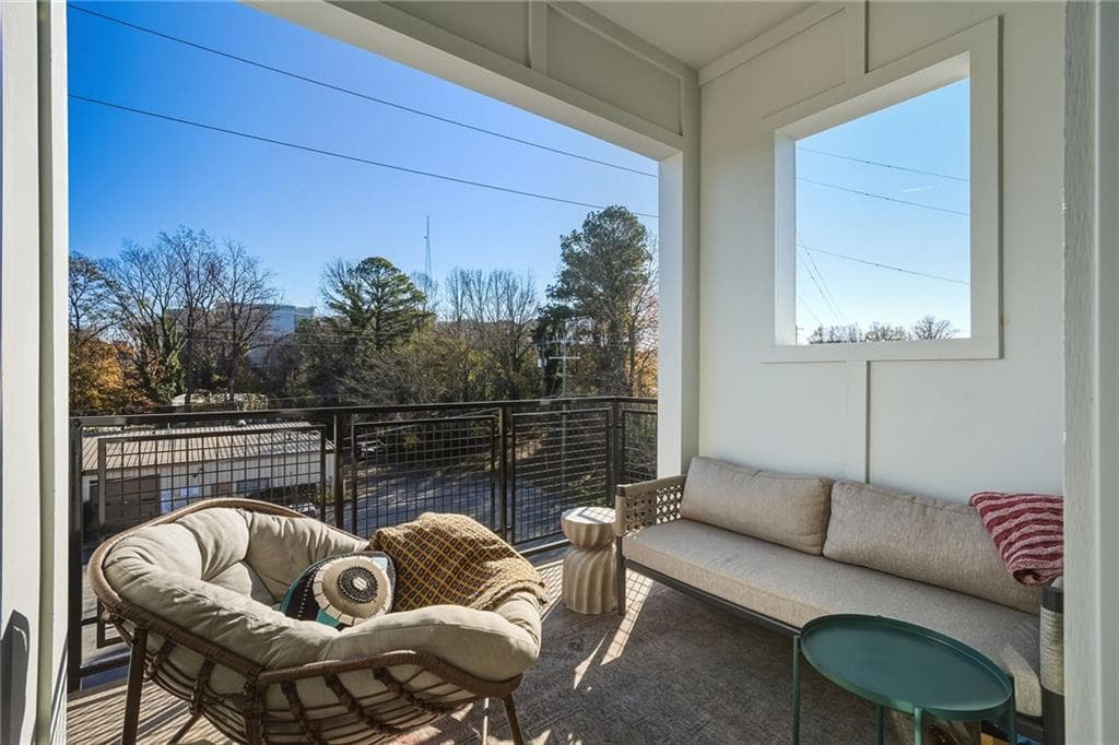 2 bedroom, 2 bathroom, 921 sq ft condominium for rent at 962 Bibbs Circle 7, Atlanta, GA 30318 for $2,800 a month — photo 8
