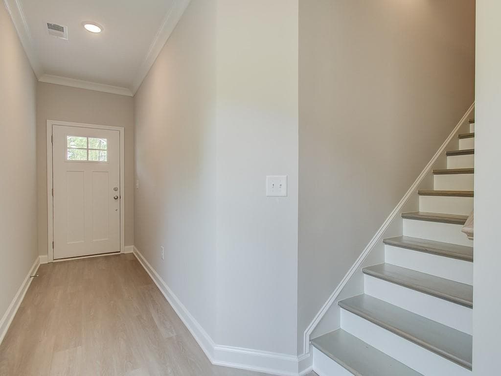 3 bedroom, 3 bathroom, 1,805 sq ft townhouse under contract at 300 Colsen Drive, Acworth, GA 30102 — photo 3