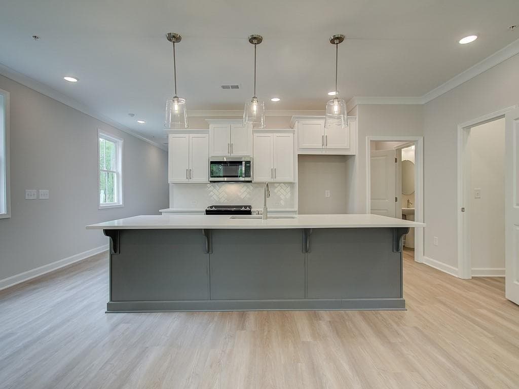3 bedroom, 3 bathroom, 1,805 sq ft townhouse under contract at 300 Colsen Drive, Acworth, GA 30102 — photo 5