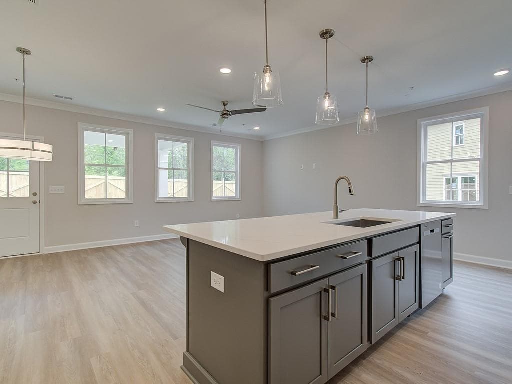 3 bedroom, 3 bathroom, 1,805 sq ft townhouse under contract at 300 Colsen Drive, Acworth, GA 30102 — photo 6