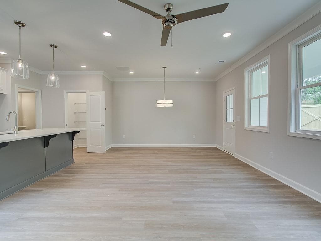 3 bedroom, 3 bathroom, 1,805 sq ft townhouse under contract at 300 Colsen Drive, Acworth, GA 30102 — photo 7