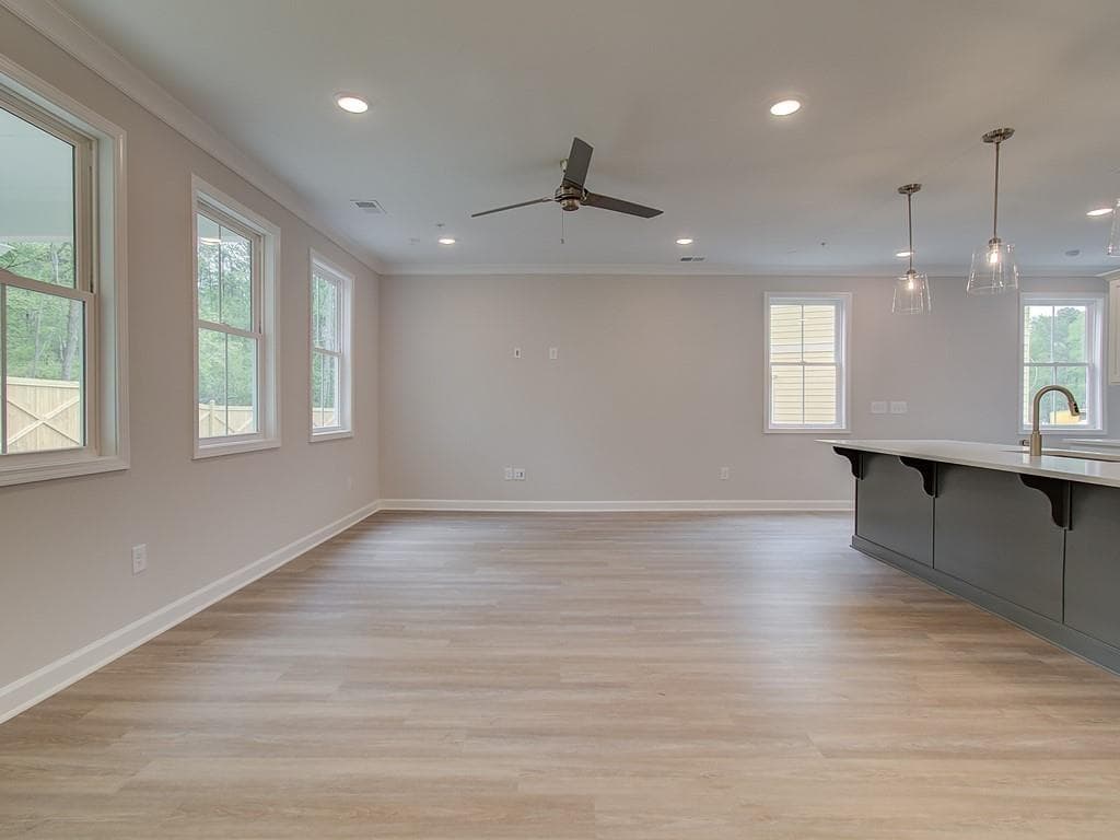 3 bedroom, 3 bathroom, 1,805 sq ft townhouse under contract at 300 Colsen Drive, Acworth, GA 30102 — photo 8