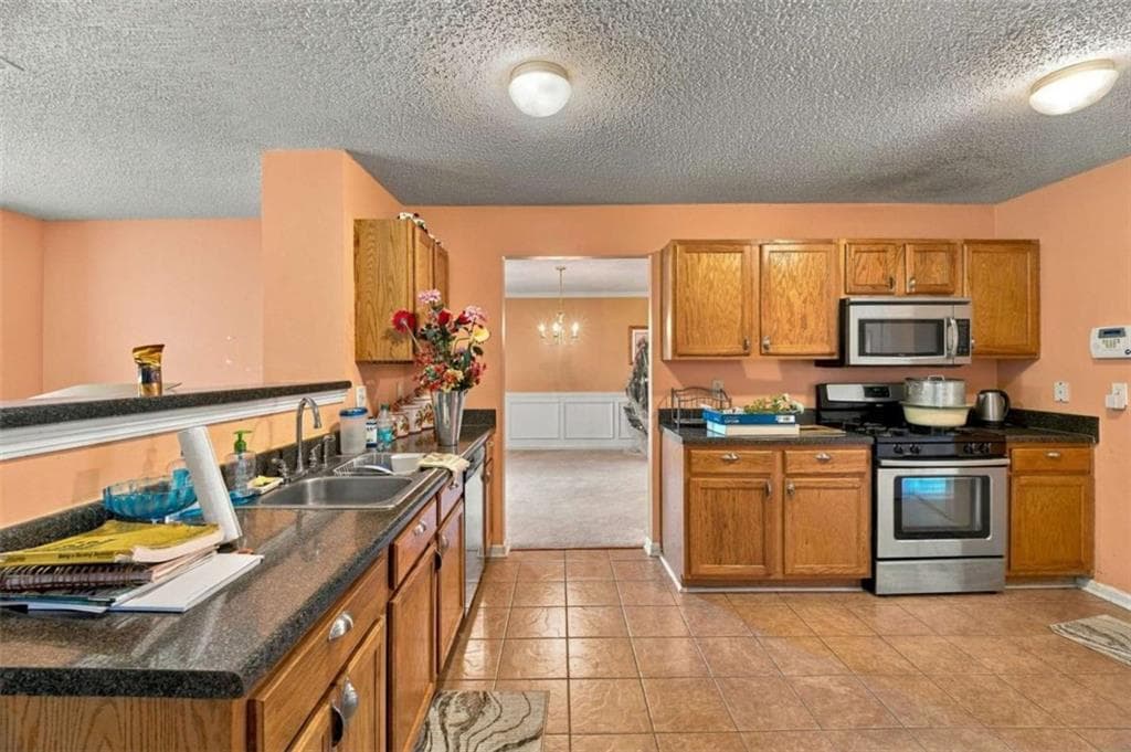 4 bedroom, 3 bathroom, 2,642 sq ft single family residence for sale at 1935 Watercrest Drive, Jonesboro, GA 30236 — photo 9
