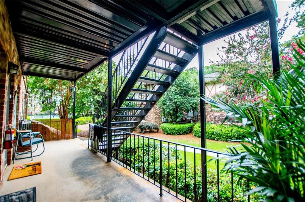 2 bedroom, 2 bathroom, 936 sq ft condominium for sale at 1181 Church Street E, Decatur, GA 30030 — photo 5