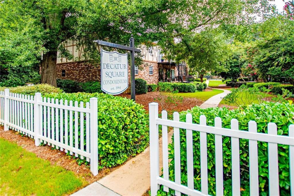 2 bedroom, 2 bathroom, 936 sq ft condominium for sale at 1181 Church Street E, Decatur, GA 30030 — photo 8