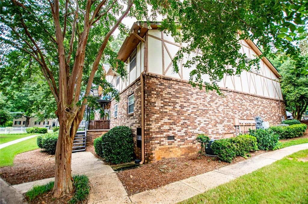 2 bedroom, 2 bathroom, 936 sq ft condominium for sale at 1181 Church Street E, Decatur, GA 30030 — photo 9