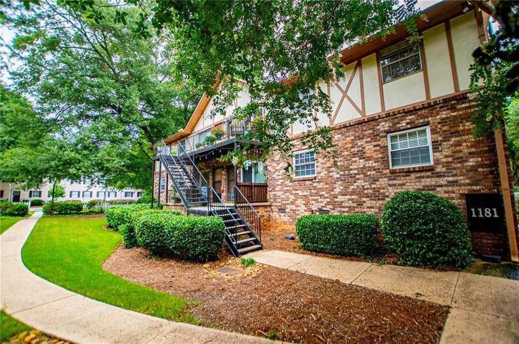 2 bedroom, 2 bathroom, 936 sq ft condominium for sale at 1181 Church Street E, Decatur, GA 30030