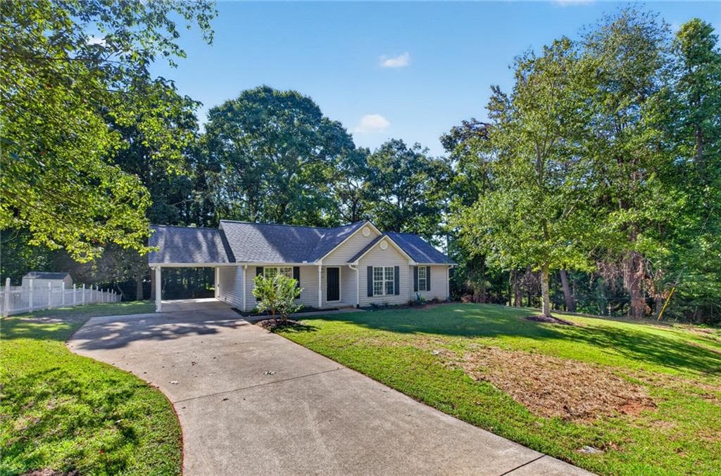 3 bedroom, 2 bathroom, 1,415 sq ft single family residence for sale at 5545 Sallee Drive, Oakwood, GA 30566 — photo 3
