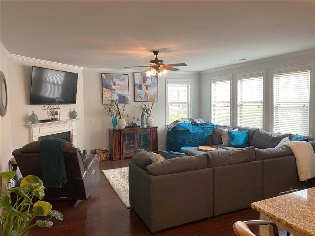 6 bedroom, 4 bathroom, 4,296 sq ft single family residence for sale at 4806 RALIN Court, Atlanta, GA 30331 — photo 8