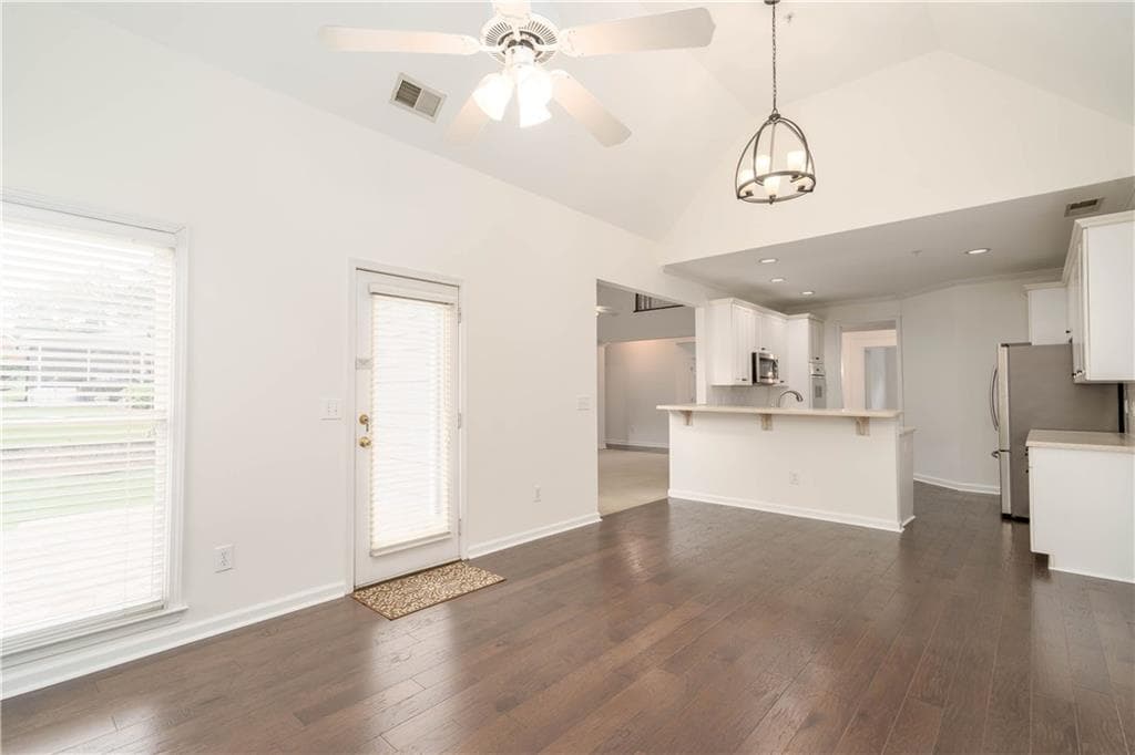 4 bedroom, 4 bathroom, 2,883 sq ft single family residence for sale at 1233 Parkview Lane, Kennesaw, GA 30152 — photo 7
