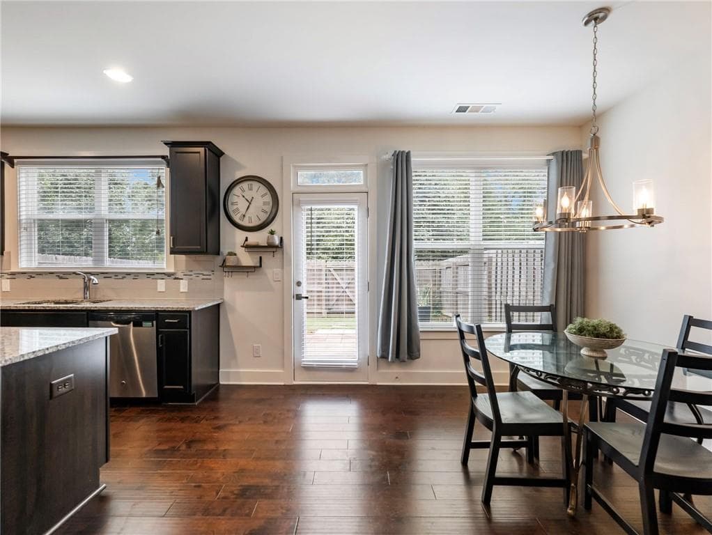 3 bedroom, 3 bathroom, 1,926 sq ft townhouse for sale at 779 Arbor Crowne Drive, Lawrenceville, GA 30045 — photo 9
