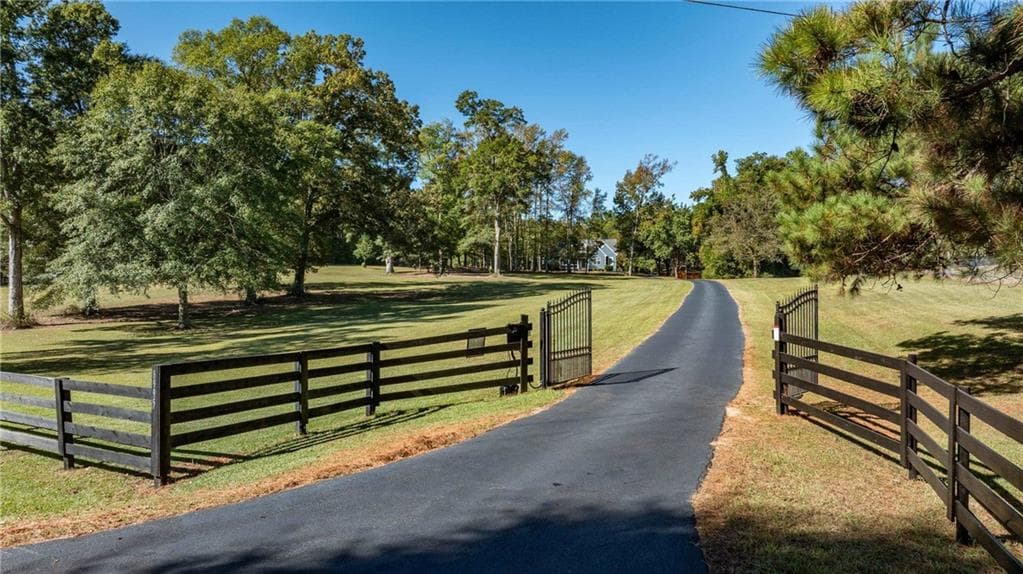 3 bedroom, 4 bathroom, 2,261 sq ft single family residence for sale at 8995 Gullatt Road, Palmetto, GA 30268