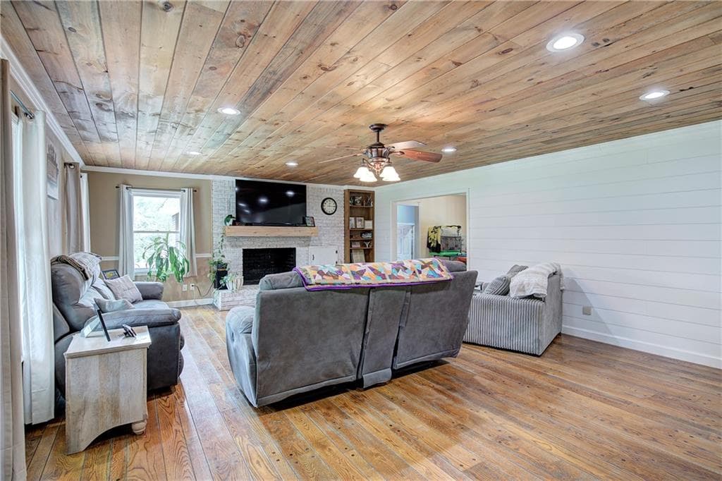 5 bedroom, 2 bathroom, 2,557 sq ft single family residence for sale at 1328 Abrams Road, Silver Creek, GA 30173 — photo 5