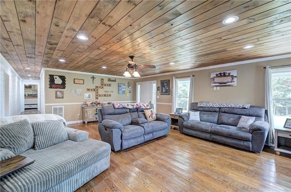 5 bedroom, 2 bathroom, 2,557 sq ft single family residence for sale at 1328 Abrams Road, Silver Creek, GA 30173 — photo 8