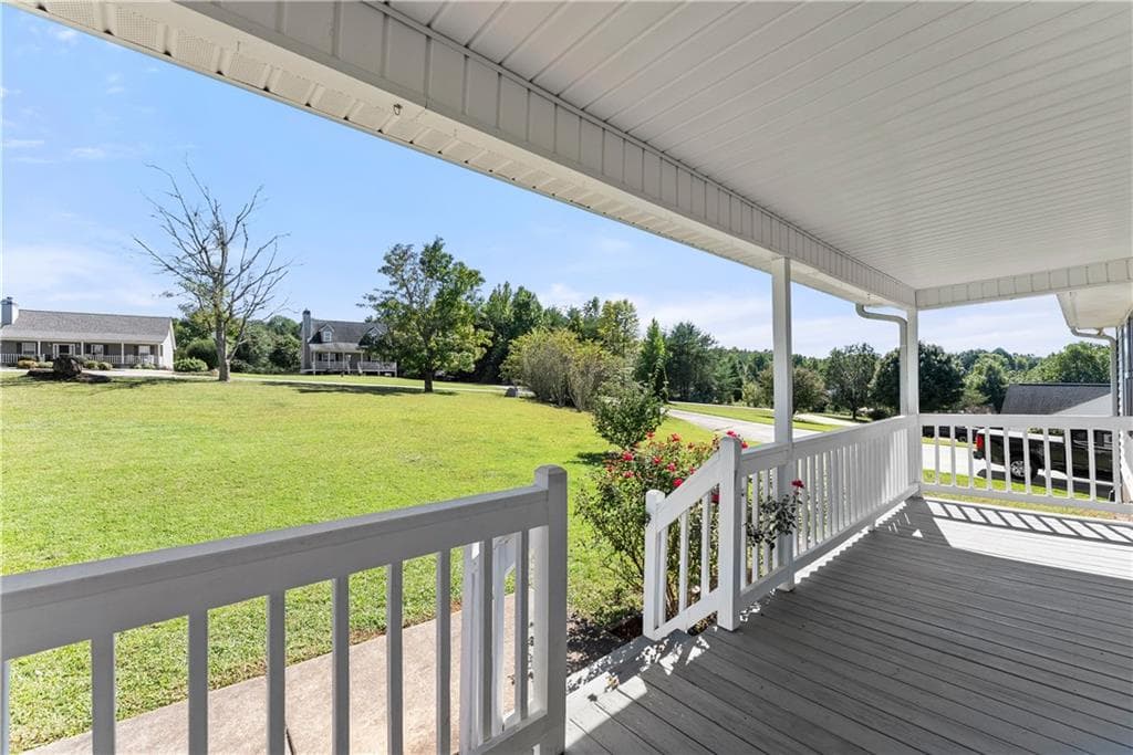 3 bedroom, 2 bathroom, 1,316 sq ft single family residence for sale at 313 Hawthorne Drive, Cleveland, GA 30528 — photo 2