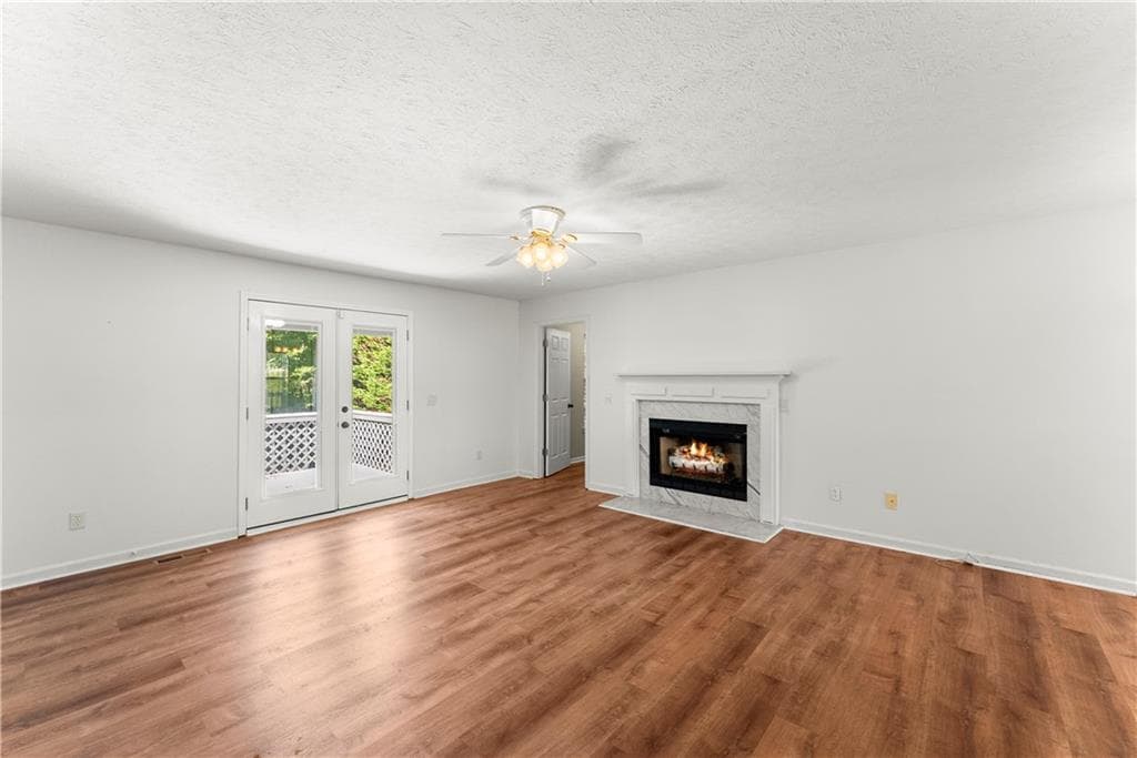 3 bedroom, 2 bathroom, 1,316 sq ft single family residence for sale at 313 Hawthorne Drive, Cleveland, GA 30528 — photo 6