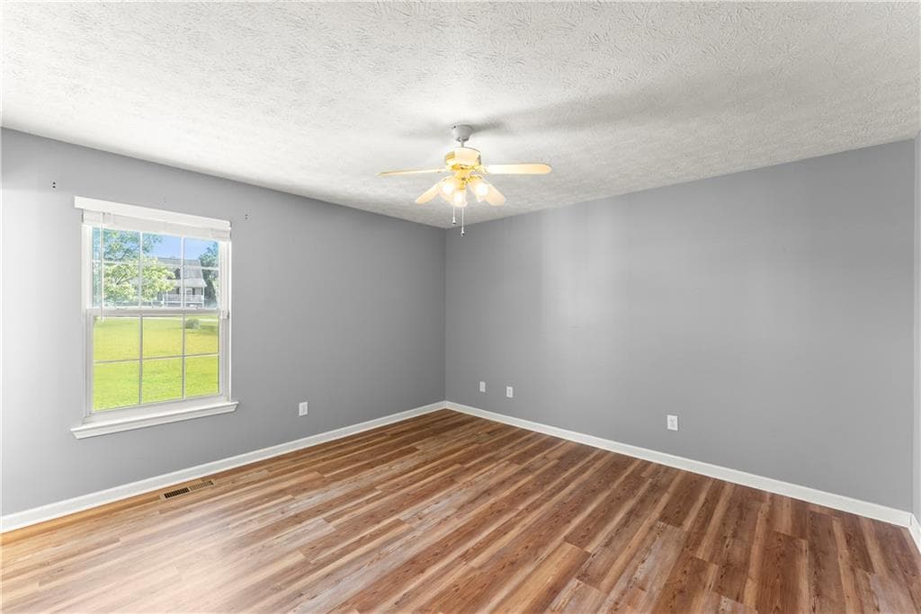 3 bedroom, 2 bathroom, 1,316 sq ft single family residence for sale at 313 Hawthorne Drive, Cleveland, GA 30528 — photo 7