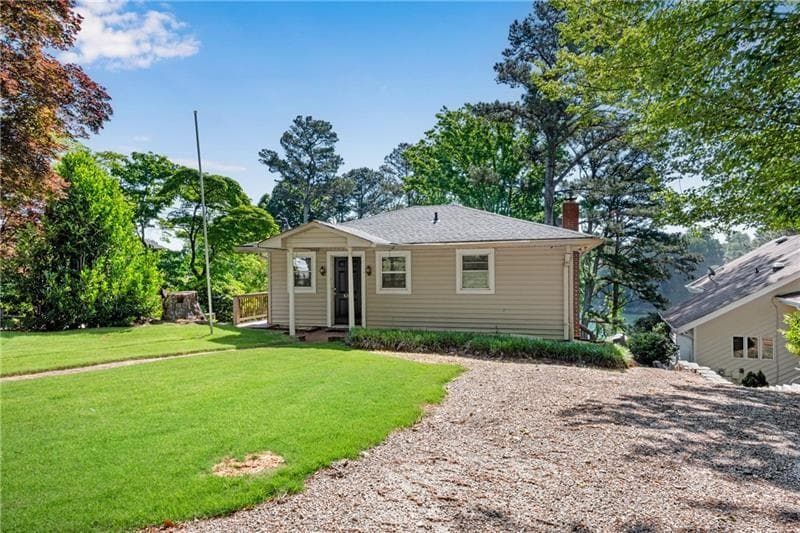 2 bedroom, 2 bathroom, 1,288 sq ft single family residence for sale at 6381 Lakeview Drive, Buford, GA 30518 — photo 4