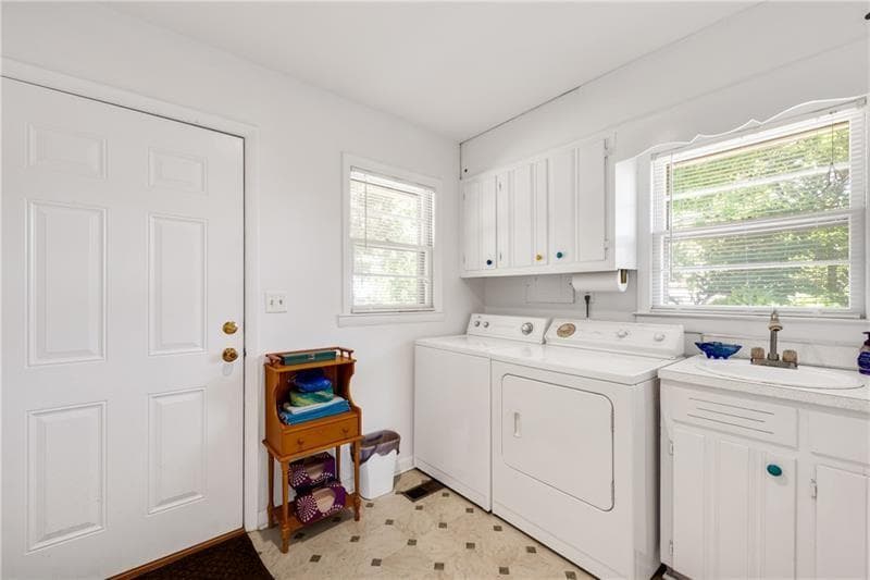 2 bedroom, 2 bathroom, 1,288 sq ft single family residence for sale at 6381 Lakeview Drive, Buford, GA 30518 — photo 6