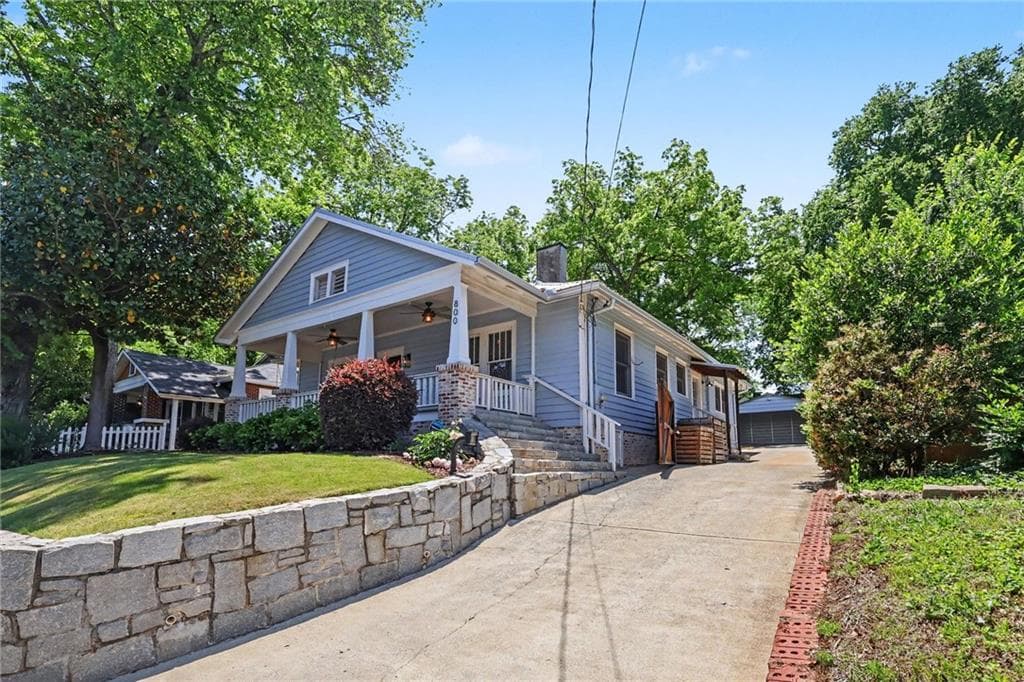 3 bedroom, 2 bathroom, 1,692 sq ft single family residence for sale at 800 Bellemeade Avenue, Atlanta, GA 30318 — photo 3