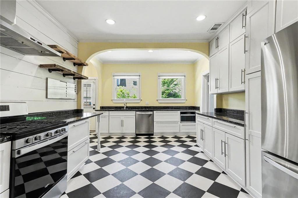 3 bedroom, 2 bathroom, 1,692 sq ft single family residence for sale at 800 Bellemeade Avenue, Atlanta, GA 30318 — photo 9