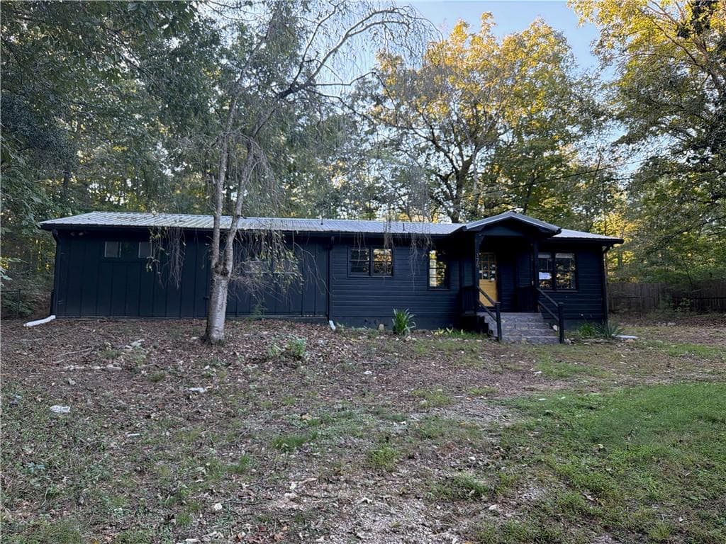 3 bedroom, 1 bathroom, 1,144 sq ft single family residence for sale at 3175 Wallace Lake Road, Douglasville, GA 30135