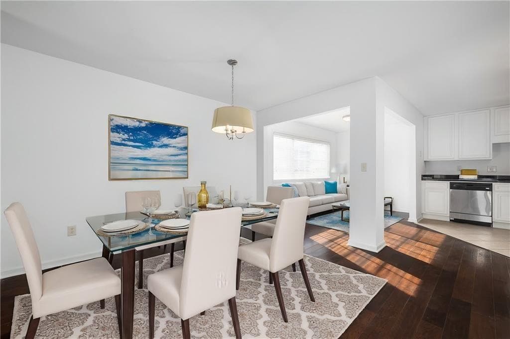 2 bedroom, 3 bathroom, 1,290 sq ft townhouse for sale at 1468 Briarwood Road 2003, Atlanta, GA 30319 — photo 5