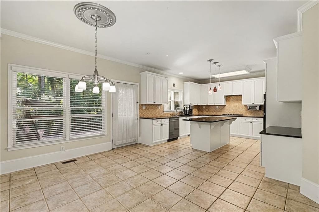 6 bedroom, 5 bathroom, 5,054 sq ft single family residence for sale at 1395 Cresthaven Lane, Lawrenceville, GA 30043 — photo 9