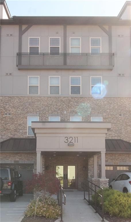 2 bedroom, 2 bathroom, 1,896 sq ft condominium for sale at 3211 Orwell Way 4203, Cumming, GA 30041 — photo 2