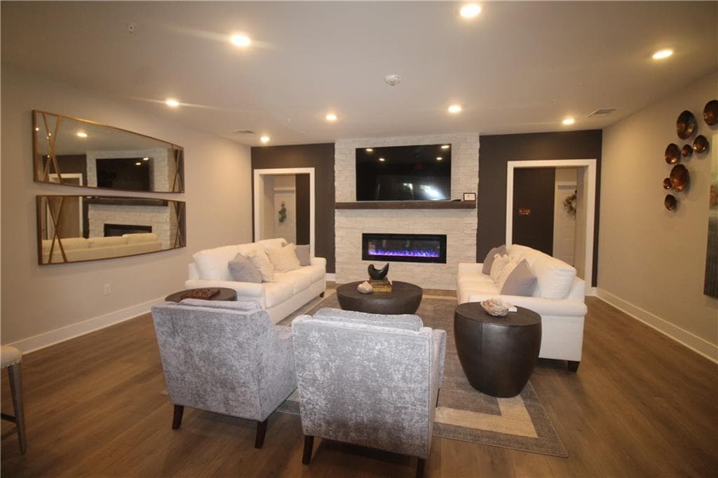 2 bedroom, 2 bathroom, 1,896 sq ft condominium for sale at 3211 Orwell Way 4203, Cumming, GA 30041 — photo 3