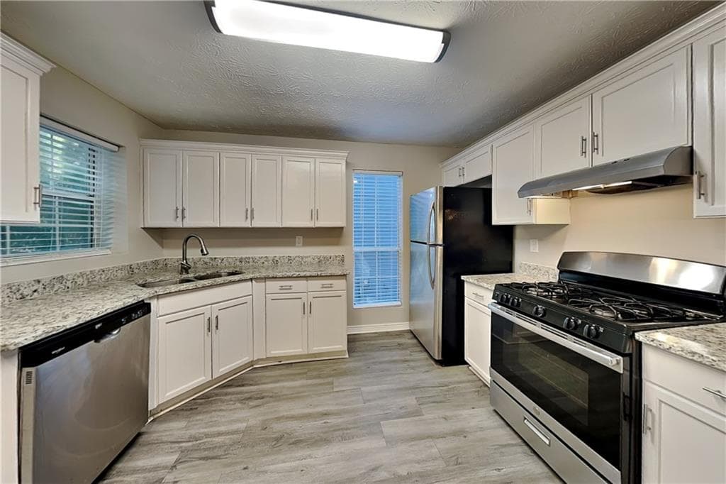4 bedroom, 4 bathroom, 2,172 sq ft single family residence for rent at 5105 N Bridges Drive, Alpharetta, GA 30022 for $2,600 a month — photo 4