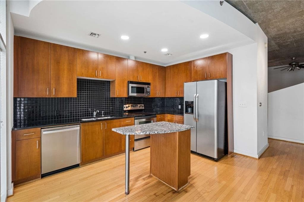 1 bedroom, 1 bathroom, 696 sq ft condominium for sale at 943 Peachtree Street 707, Atlanta, GA 30309 — photo 7