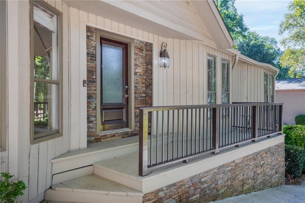 4 bedroom, 3 bathroom, 3,454 sq ft single family residence for sale at 3370 Indian Hills Drive, Marietta, GA 30068 — photo 5