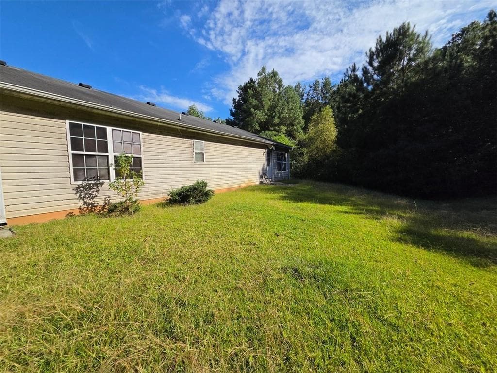 3 bedroom, 2 bathroom, 1,400 sq ft single family residence for sale at 25 Raven Court, Covington, GA 30014 — photo 3