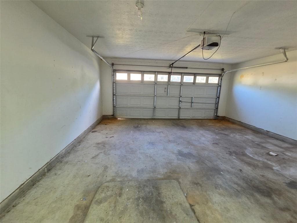 3 bedroom, 2 bathroom, 1,400 sq ft single family residence for sale at 25 Raven Court, Covington, GA 30014 — photo 6